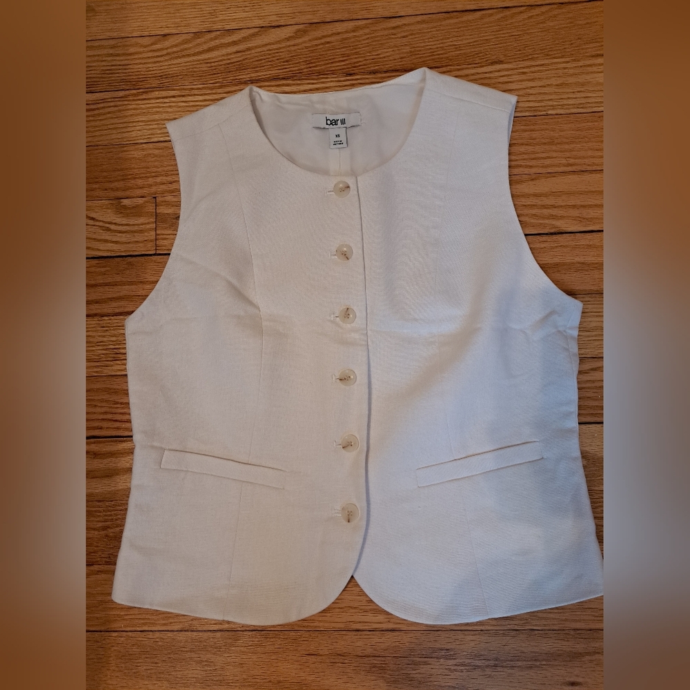 Bar III Women's Ivory Button-Up Vest